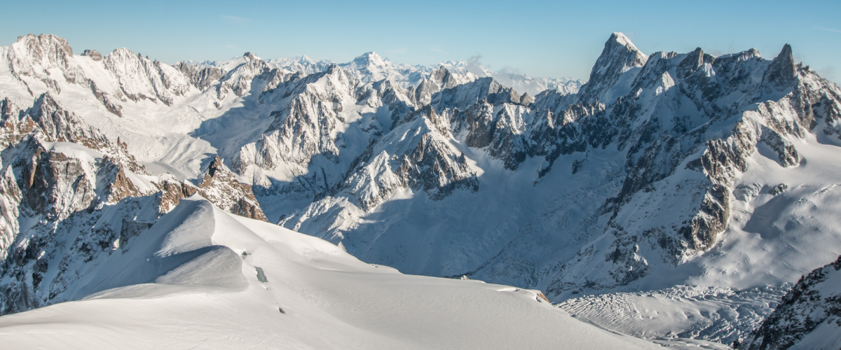 Image d’accueil du site Swiss Workers, illustrant les Alpes suisses Image des Alpes suisses utilisée pour représenter l'attachement à la Suisse dans le cadre du label Swiss Workers